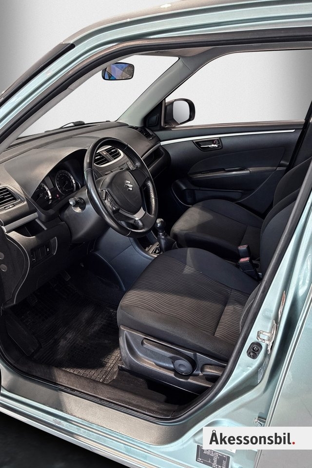 Suzuki Swift 2012, kuva 5/8