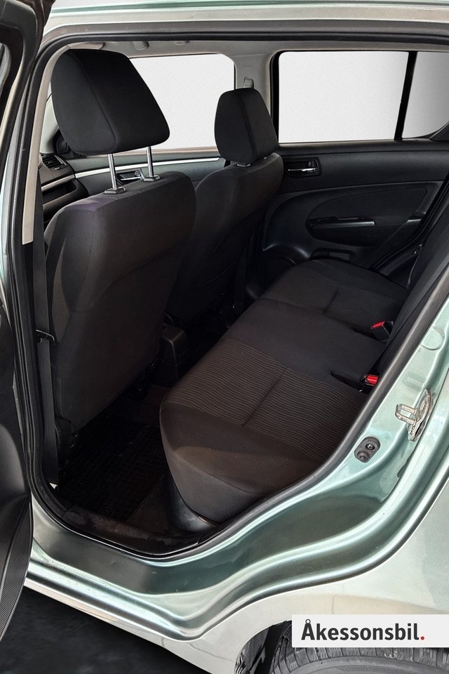 Suzuki Swift 2012, kuva 6/8