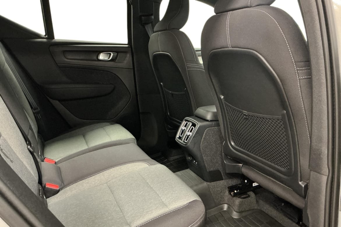 Volvo XC40 B3 Plus Dark 2025, bild 9/10