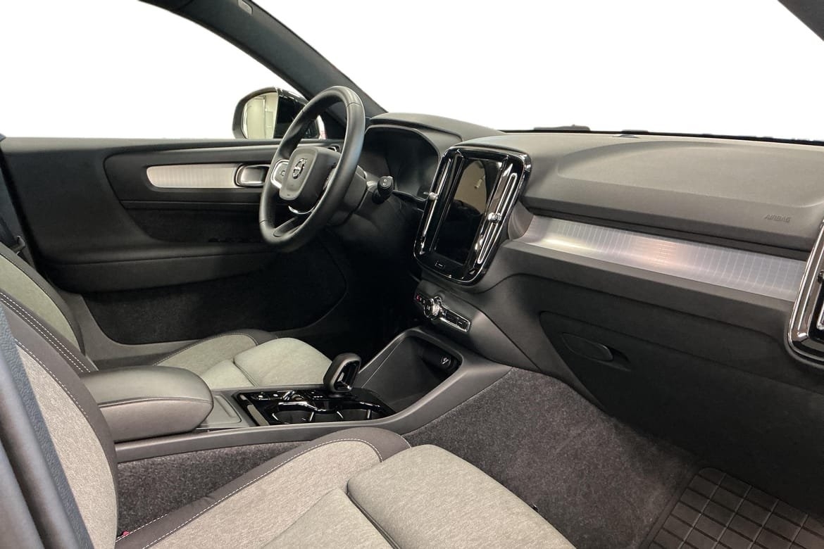 Volvo XC40 B3 Plus Dark 2025, bild 7/10