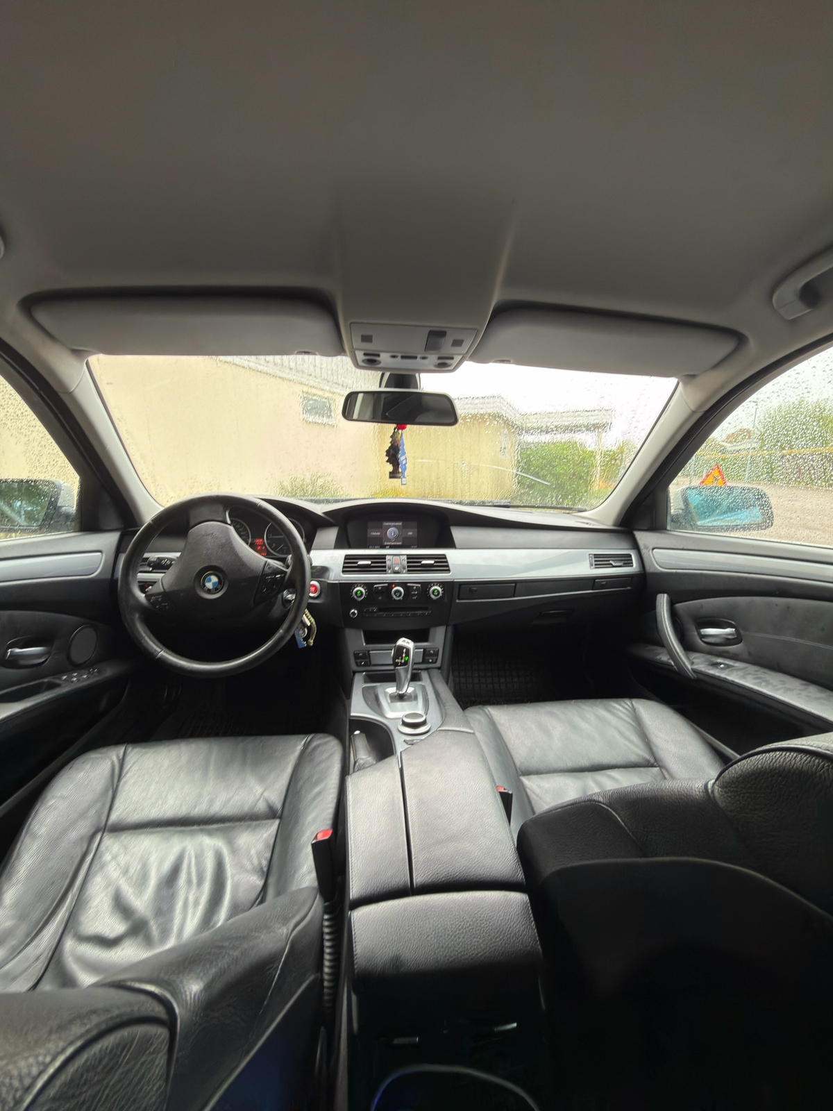 BMW 520d 2008, bild 6/7