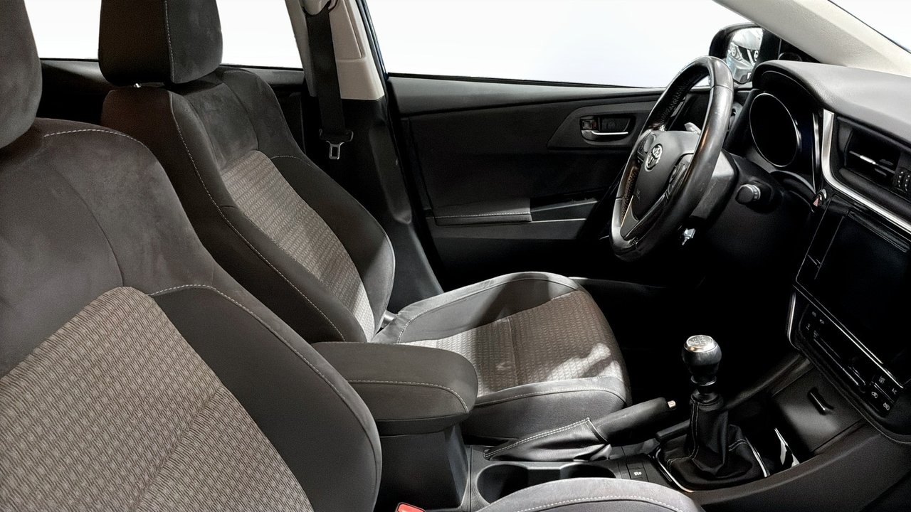 Toyota Auris 1.2 T 2018, photo 3/9