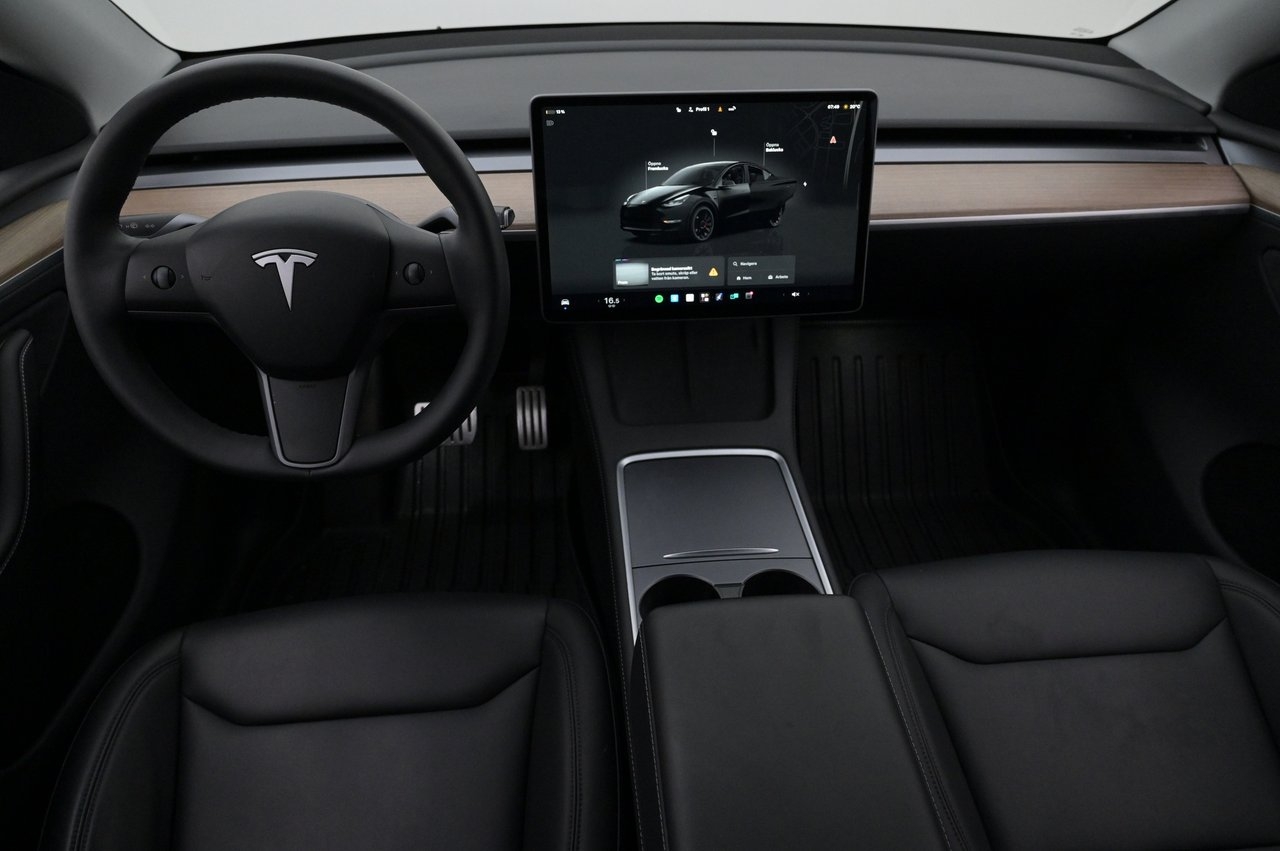 Tesla Model Y 2023, bild 6/10