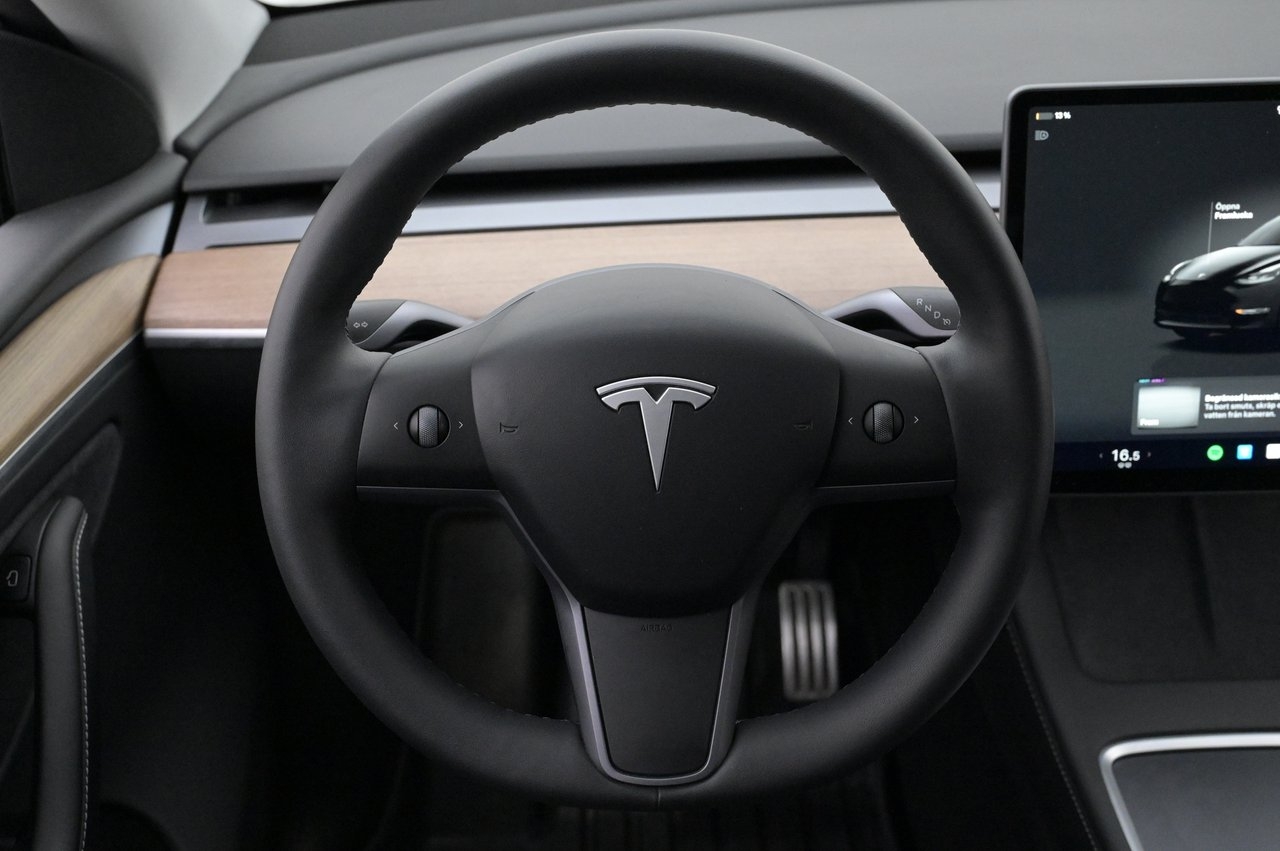 Tesla Model Y 2023, bild 7/10