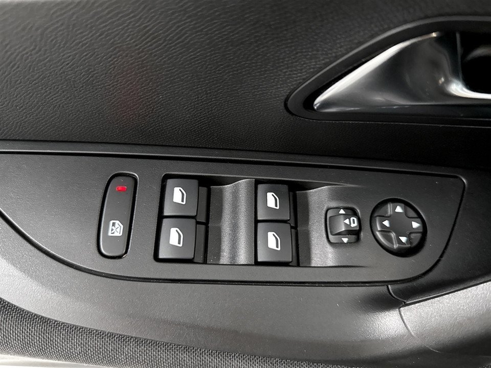 Peugeot e-2008 Active 2022, bild 6/10