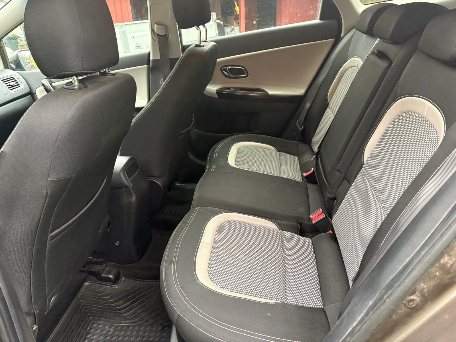 Kia Ceed 1.6 CRDi 128 2014, bild 4/5