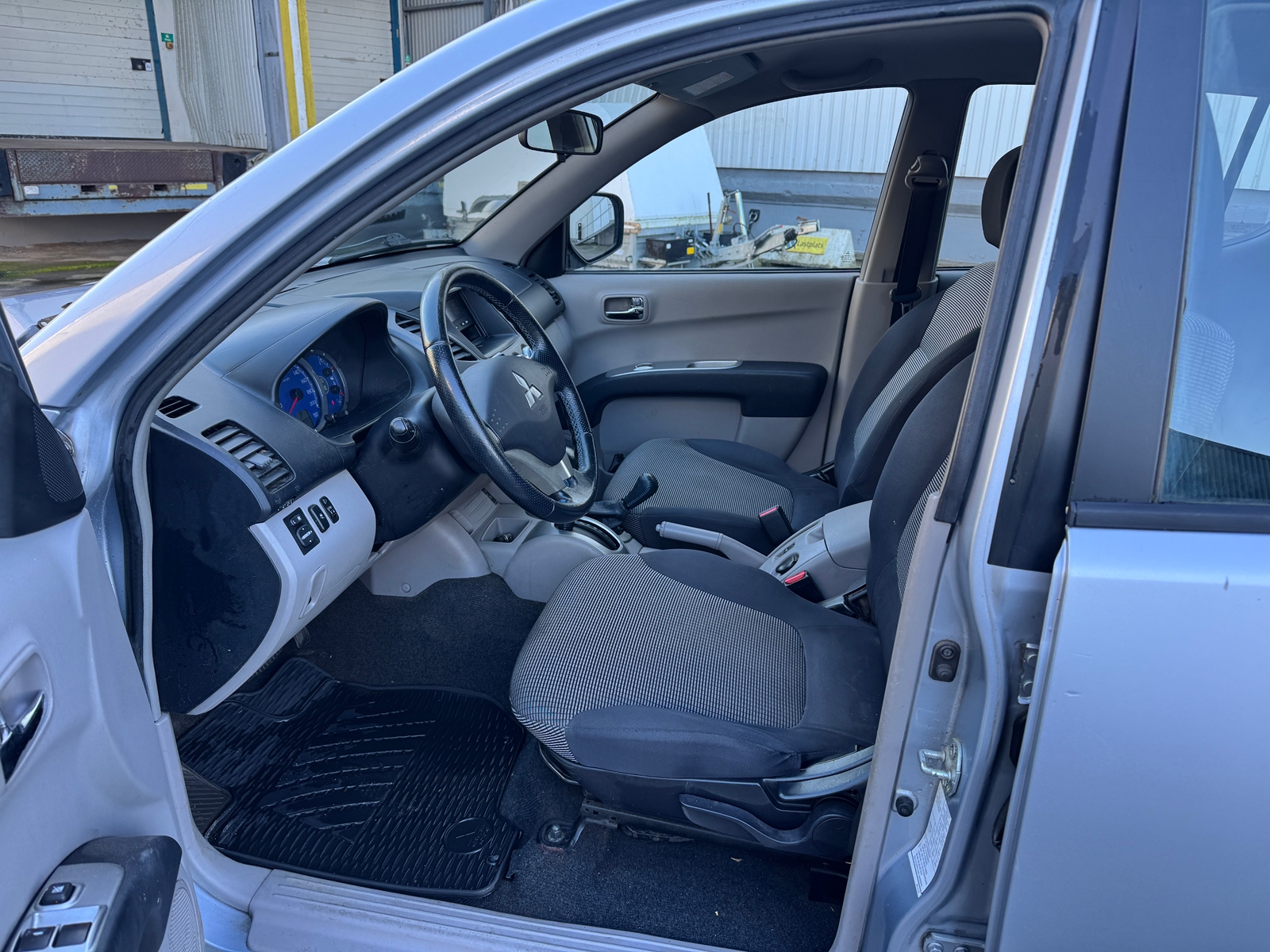 Mitsubishi L200 2.5 DI-D 2008, bild 6/10
