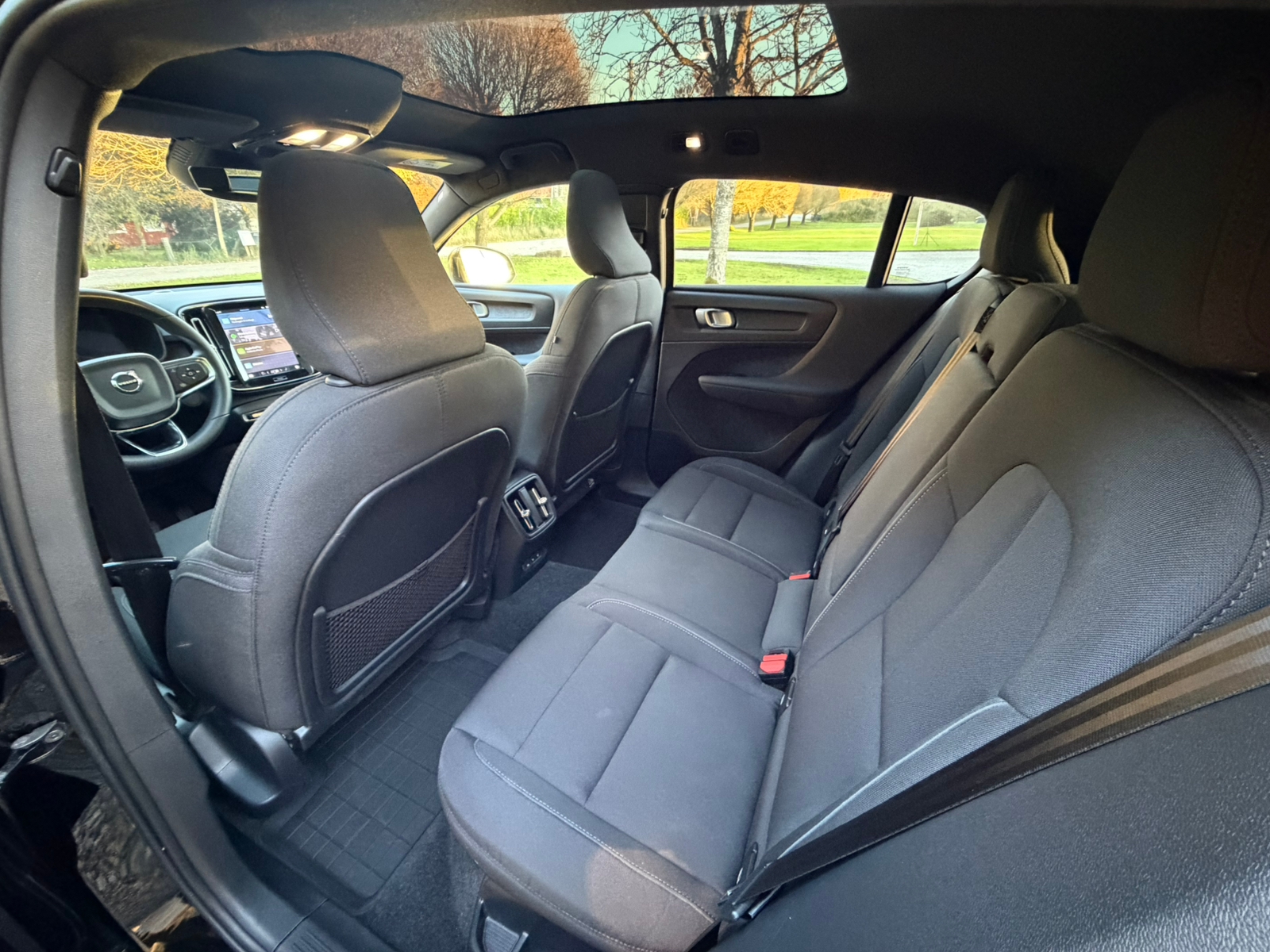 Volvo C40 Plus 2023, bild 7/8