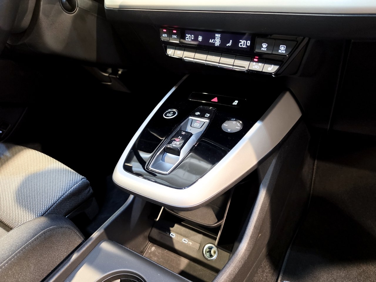 Audi Q4 e-tron 55 Advanced Proline 2024, bild 9/10