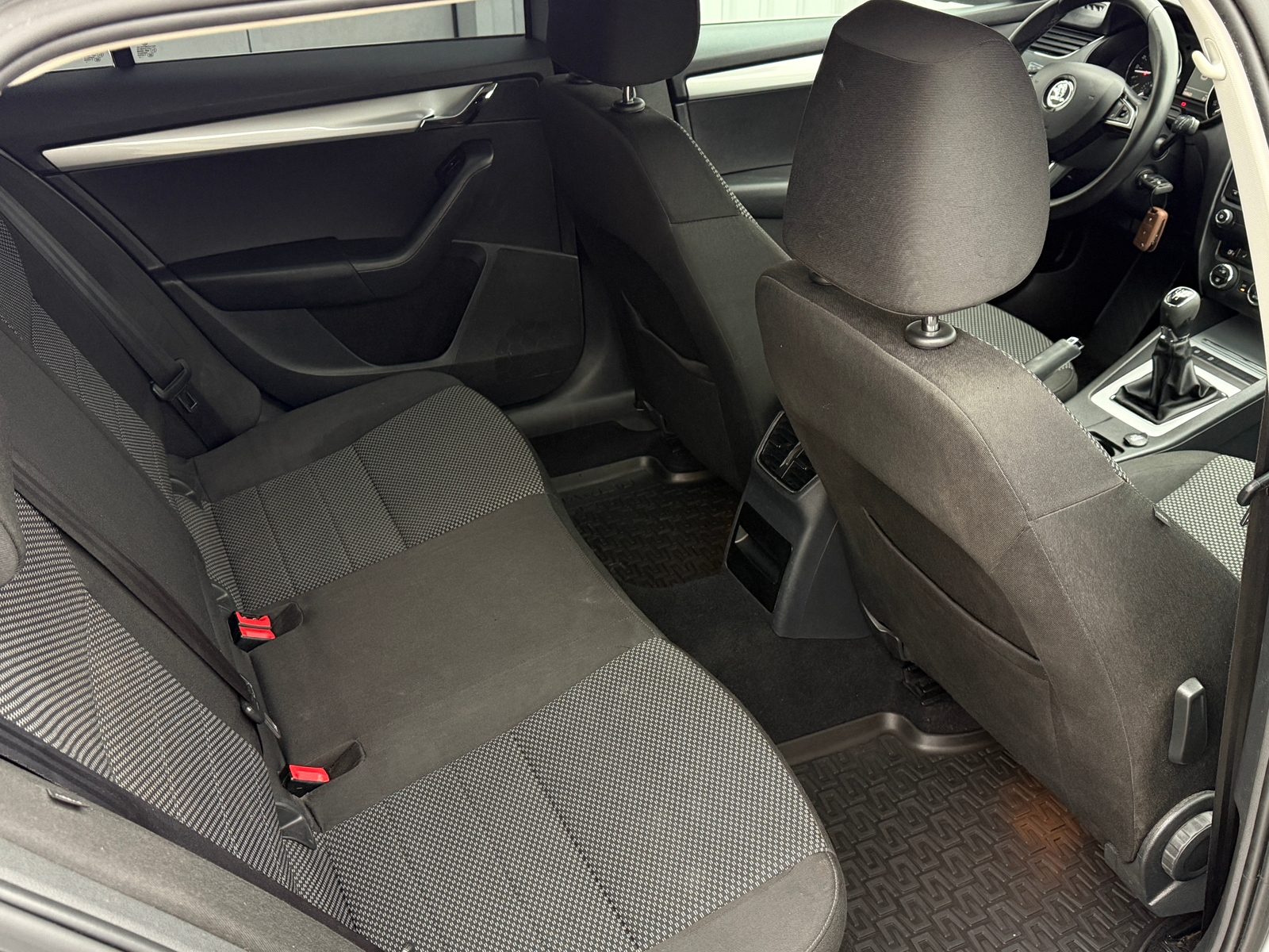 Skoda Octavia 1.6 TDI 2014, bild 6/7