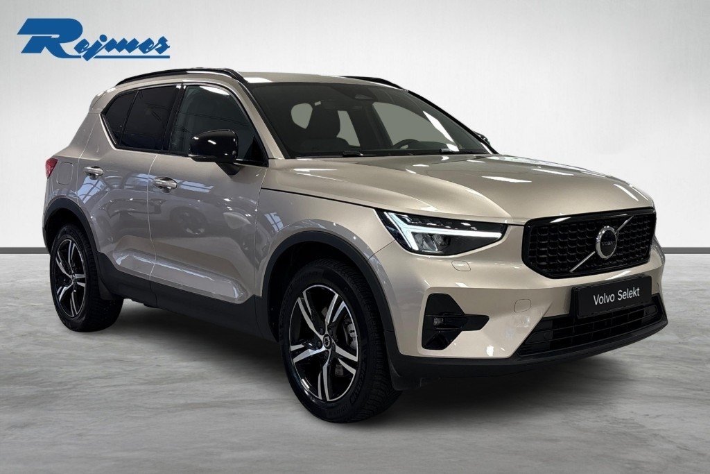 Volvo XC40 B4 Plus Dark 2024, photo 7/10