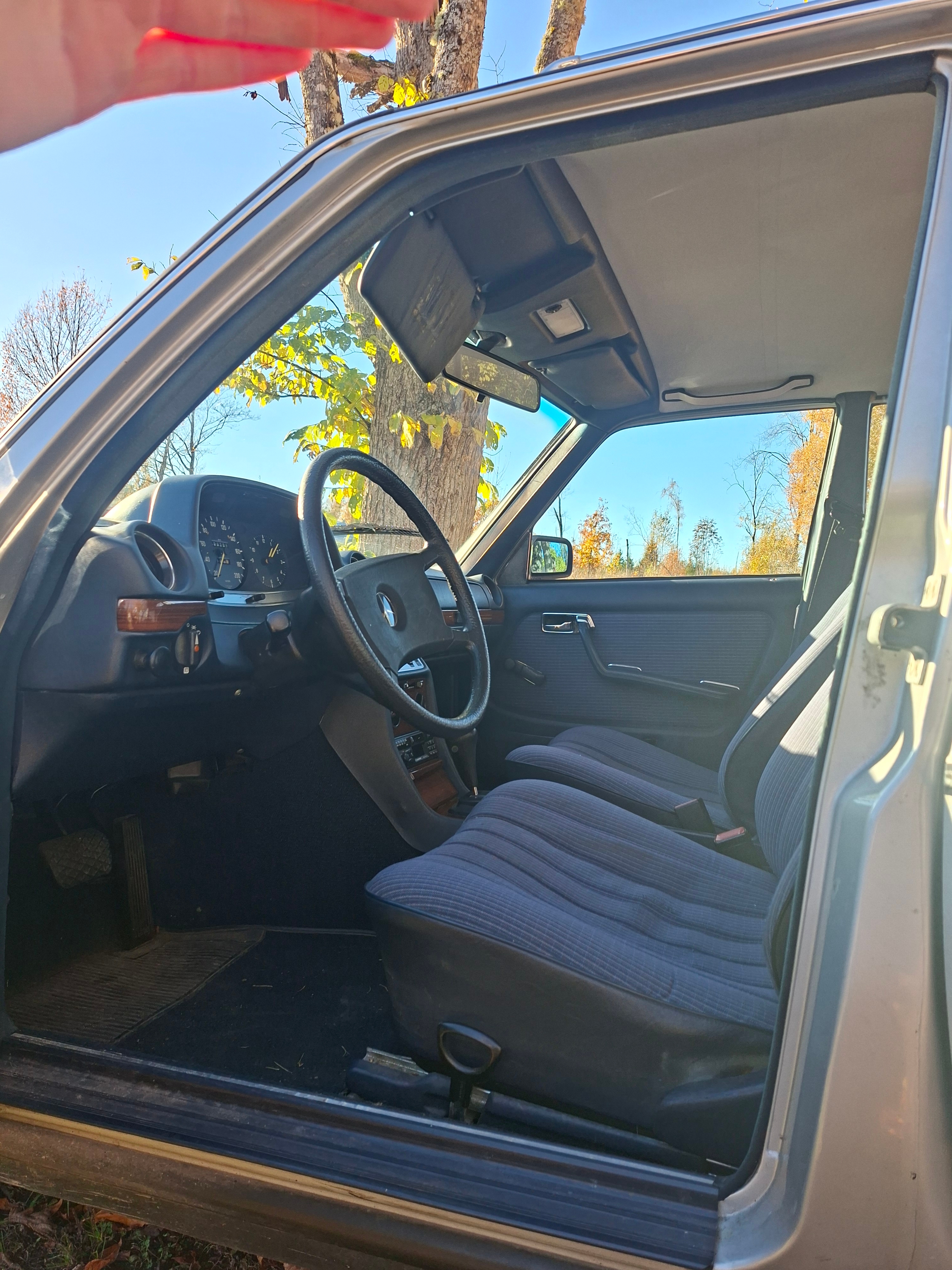 Mercedes-Benz 200 1986, bild 4/7
