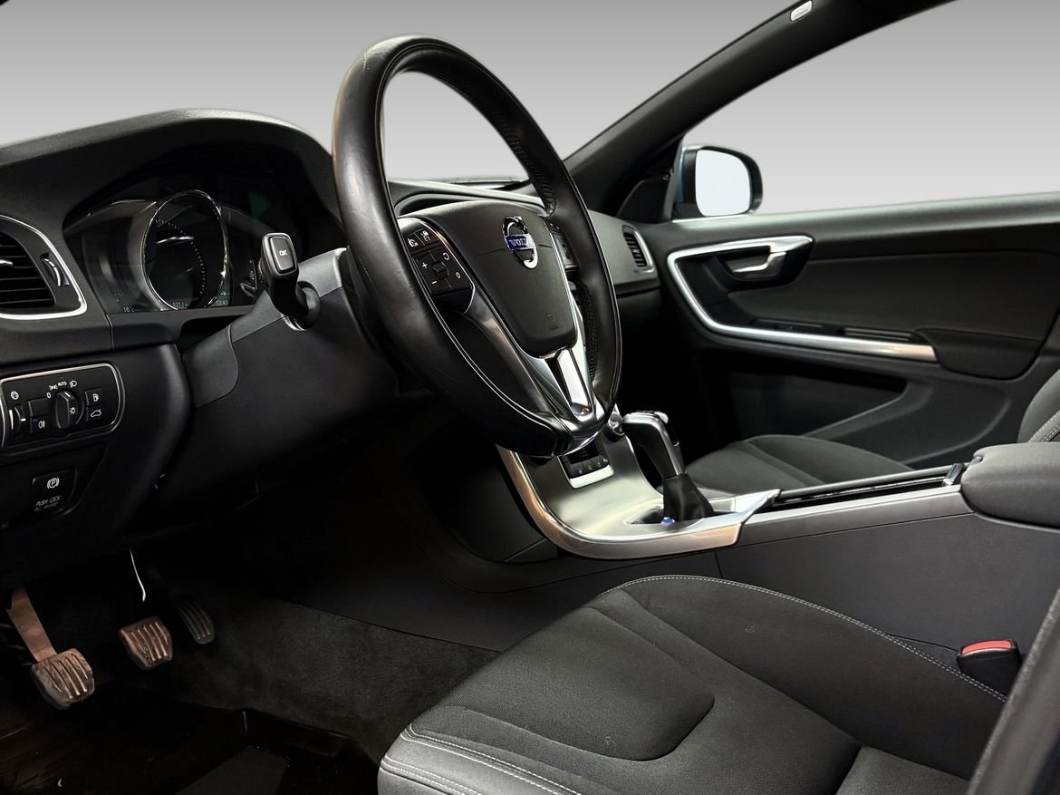 Volvo V60 D4 Momentum 2014, bild 5/10