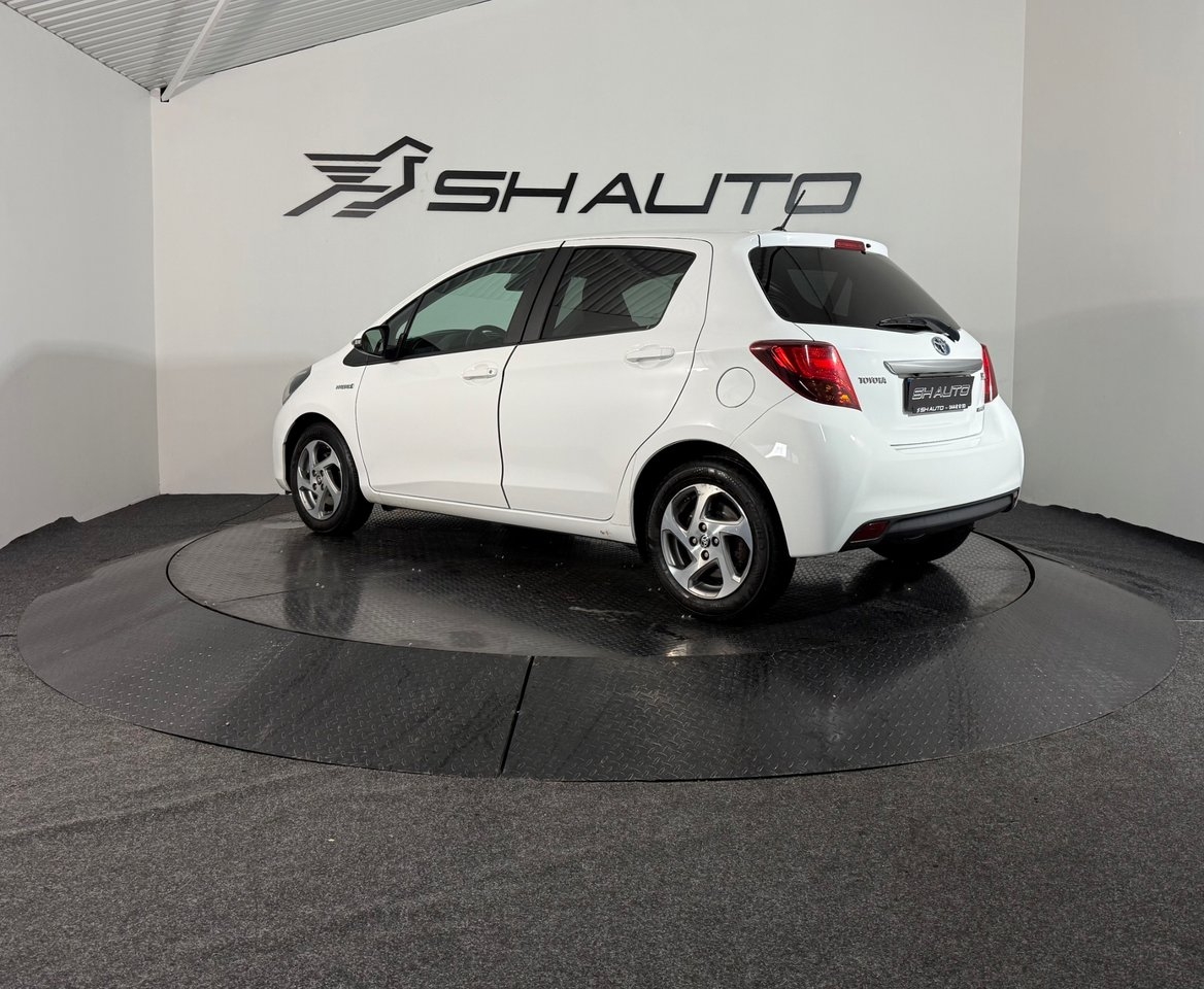 Toyota Yaris 1.5 Hybrid Active 2015, bild 7/10