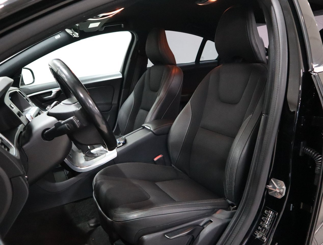 Volvo S60 D3 Momentum 2016, bild 7/10