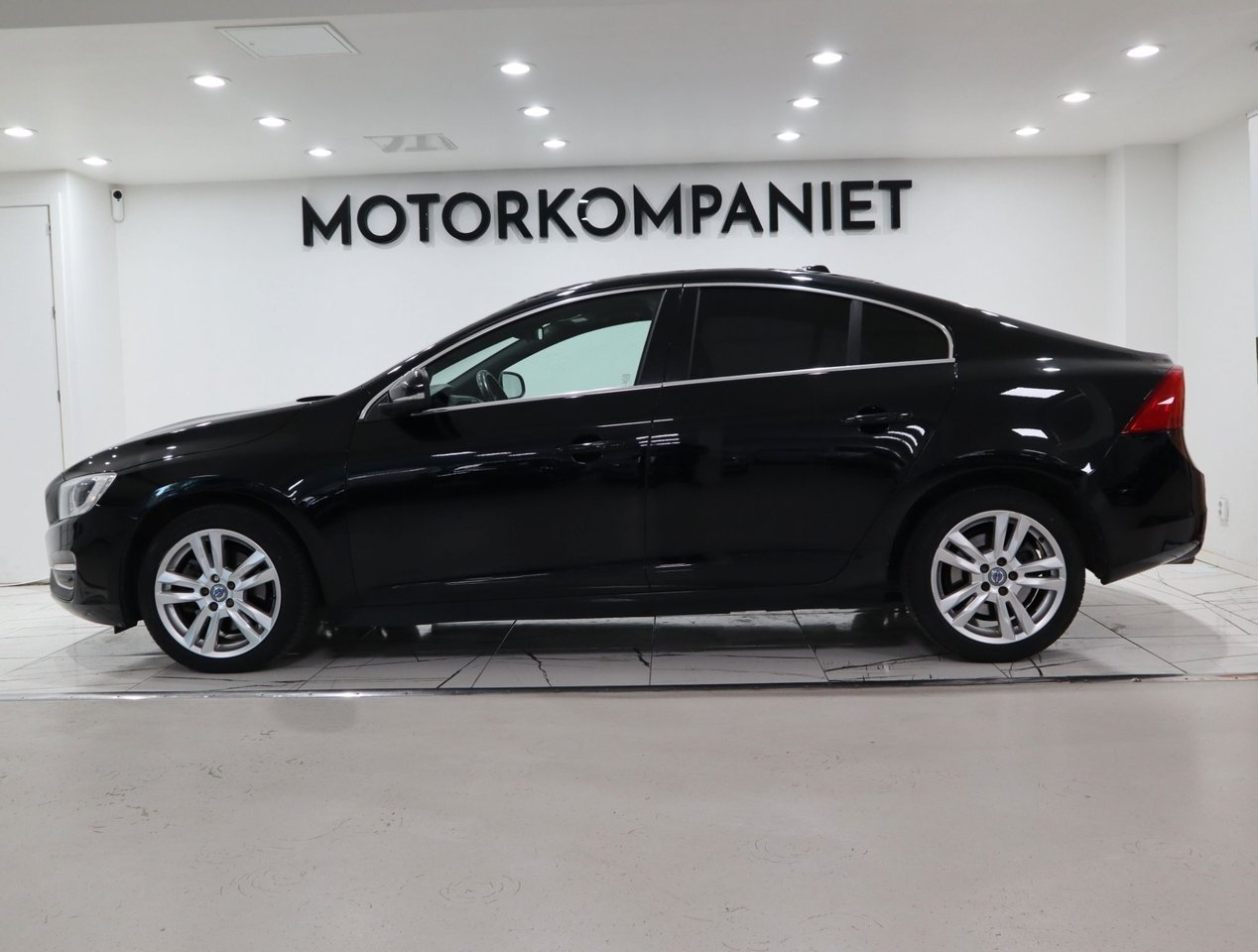 Volvo S60 D3 Momentum 2016, bild 3/10