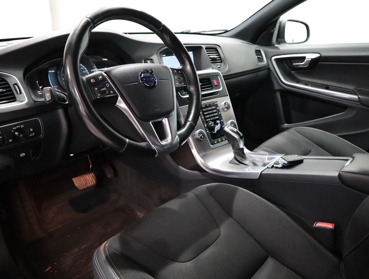 Volvo S60 D3 Momentum 2016, bild 9/10