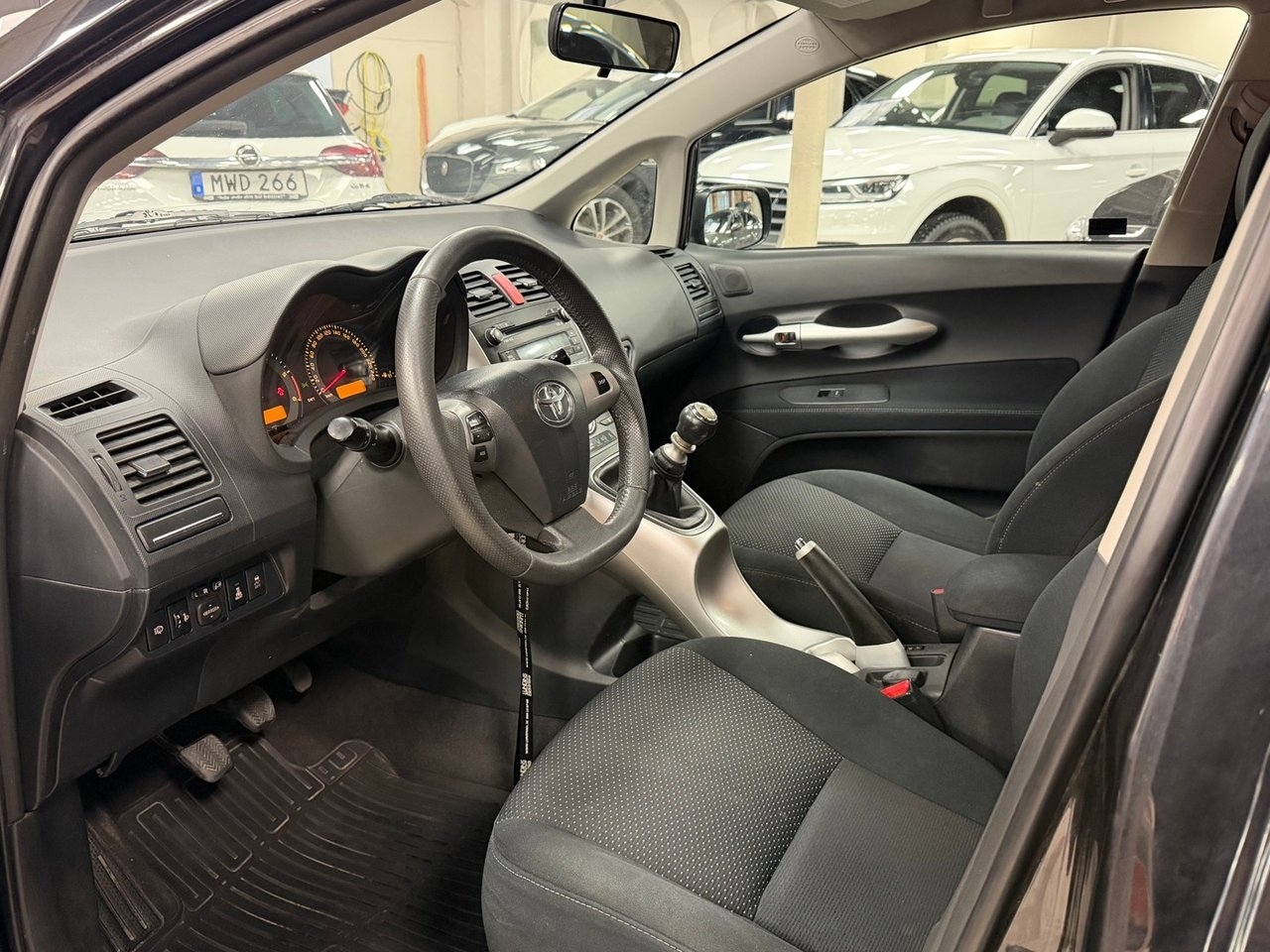 Toyota Auris 1.4 D-4D 2012, bild 5/10