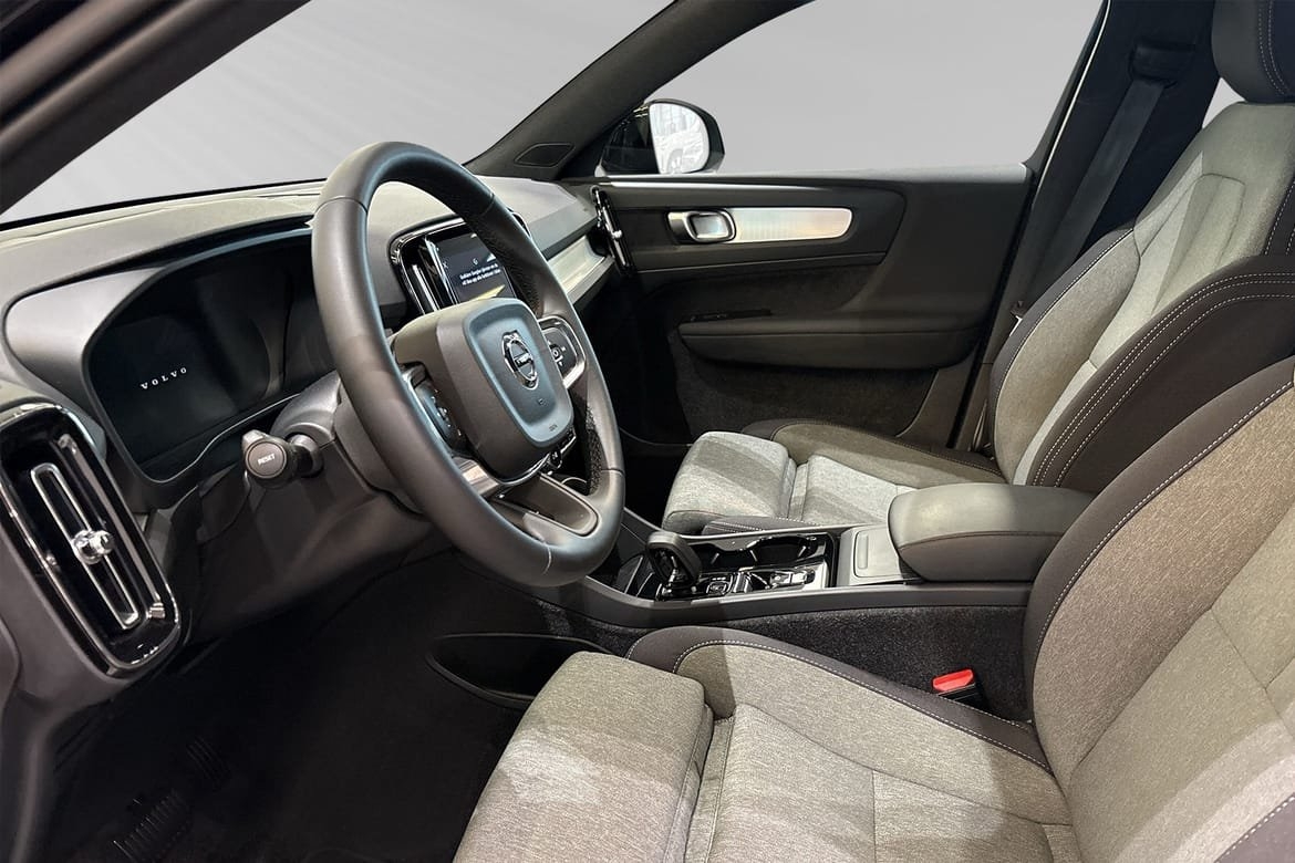 Volvo XC40 B4 Plus Dark 2026, bild 7/10