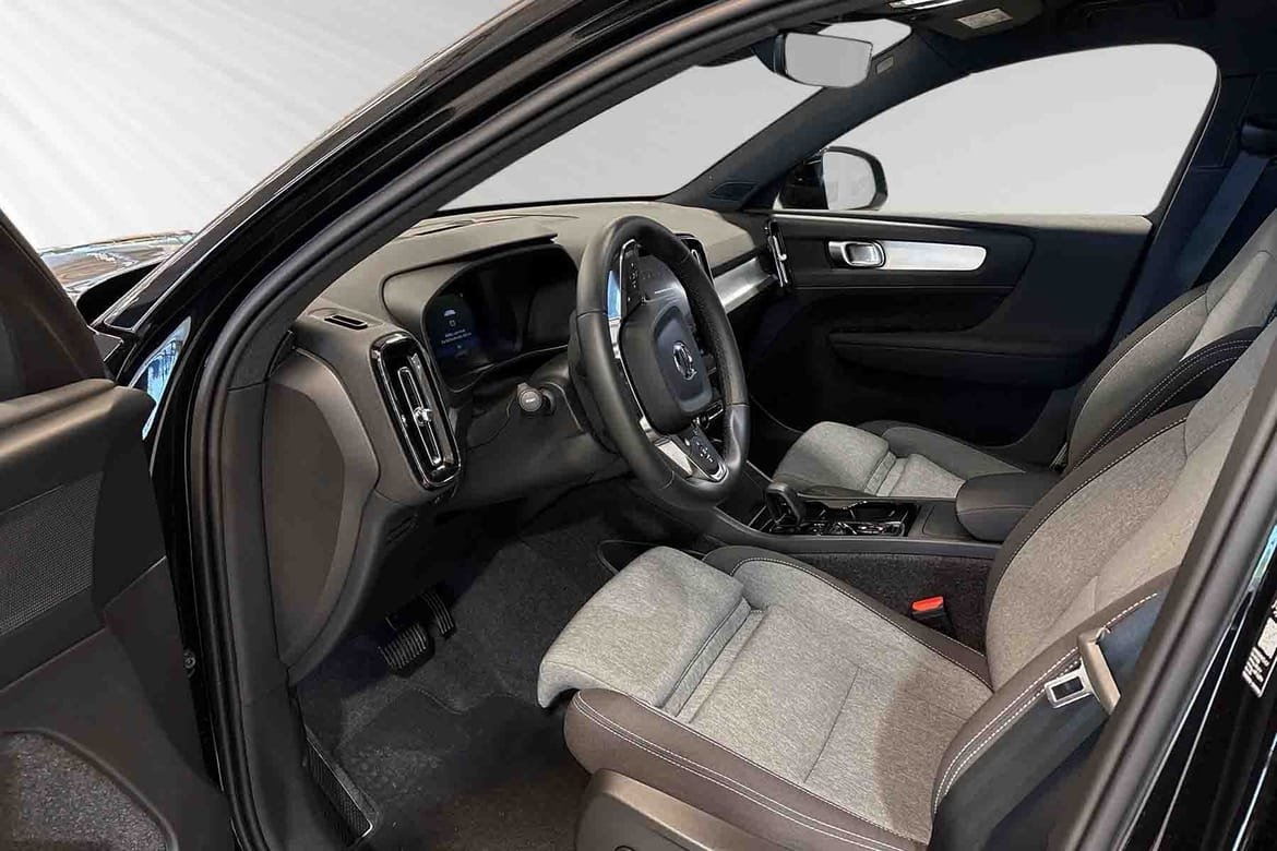 Volvo XC40 B4 Plus Dark 2026, bild 7/10