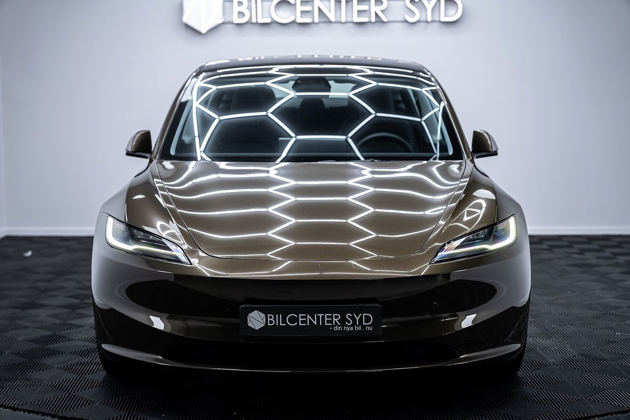 Tesla Model 3 2024, photo 4/10