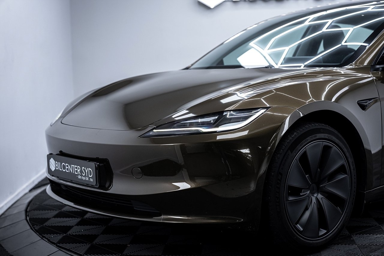 Tesla Model 3 2024, photo 2/10