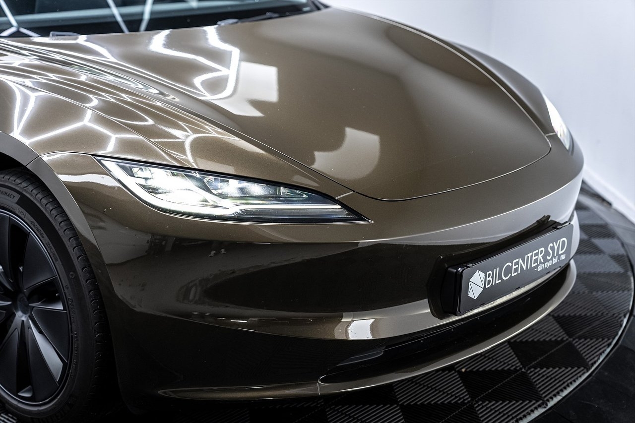 Tesla Model 3 2024, photo 7/10