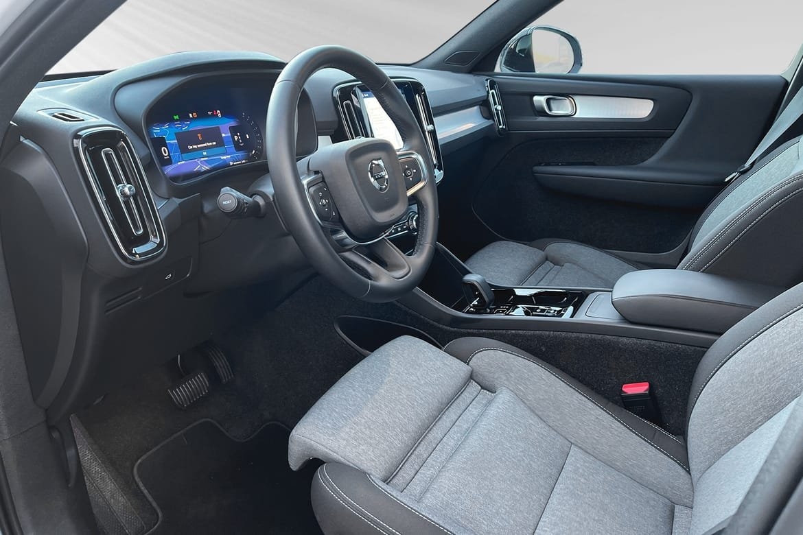 Volvo XC40 B4 Plus Dark 2026, bild 7/10