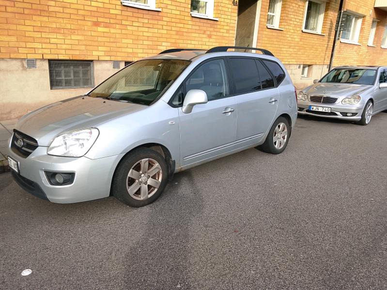 Kia Carens 2.0 2009, bild 3/3