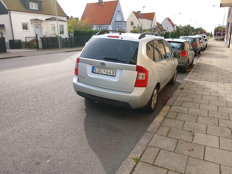 Kia Carens 2.0 2009, bild 2/3