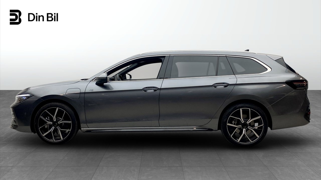 Volkswagen Passat 2026, bild 2/10