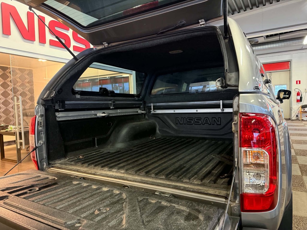Nissan Navara 2.3 dCi Tekna 2018, bild 7/9
