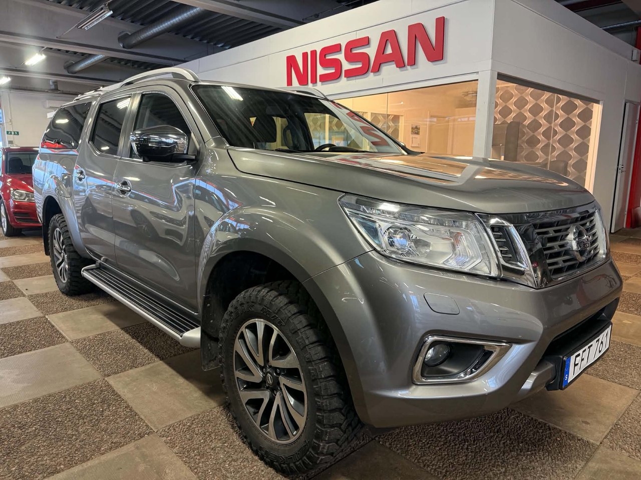 Nissan Navara 2.3 dCi Tekna 2018, bild 2/9