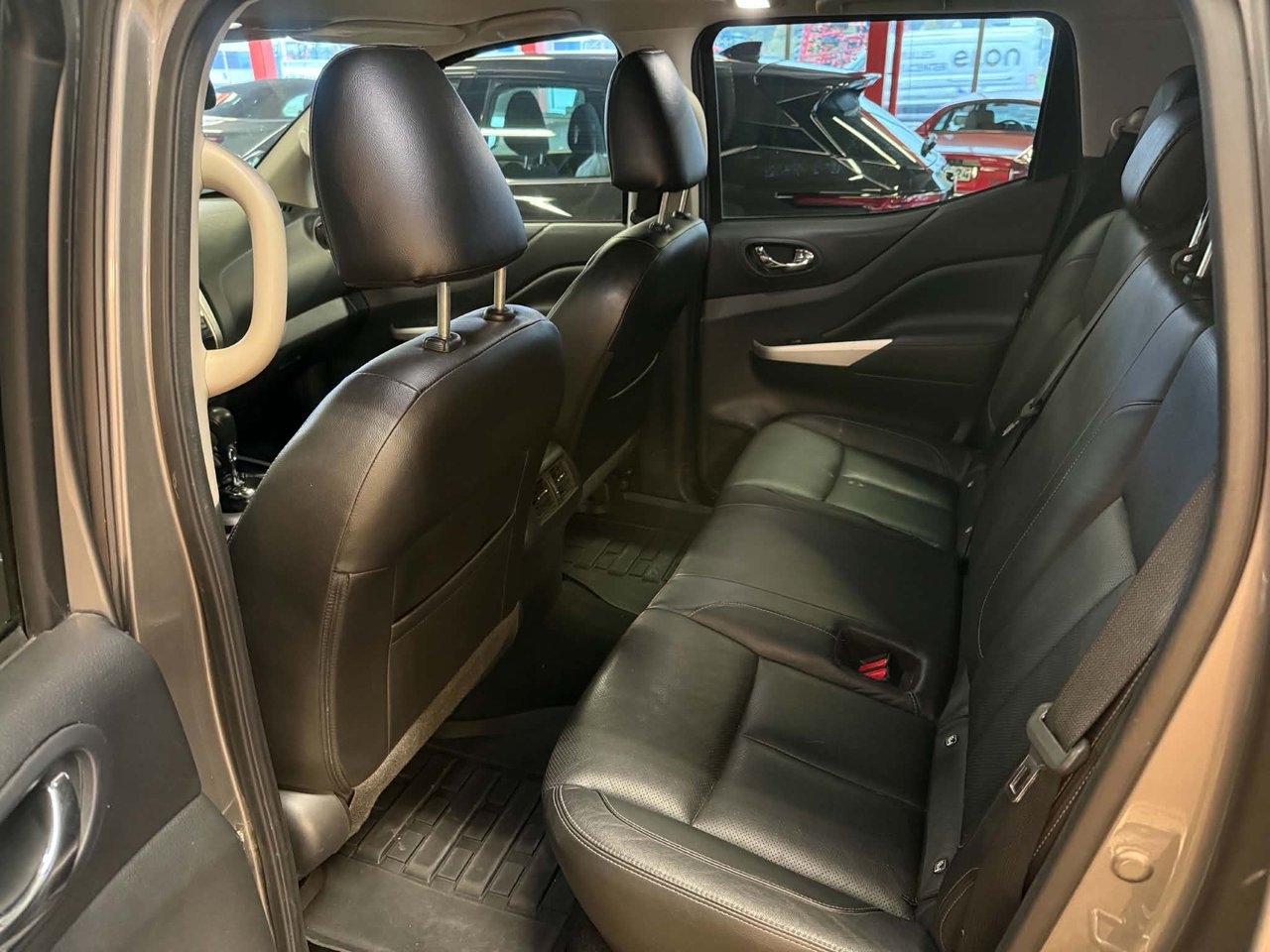 Nissan Navara 2.3 dCi Tekna 2018, bild 6/9
