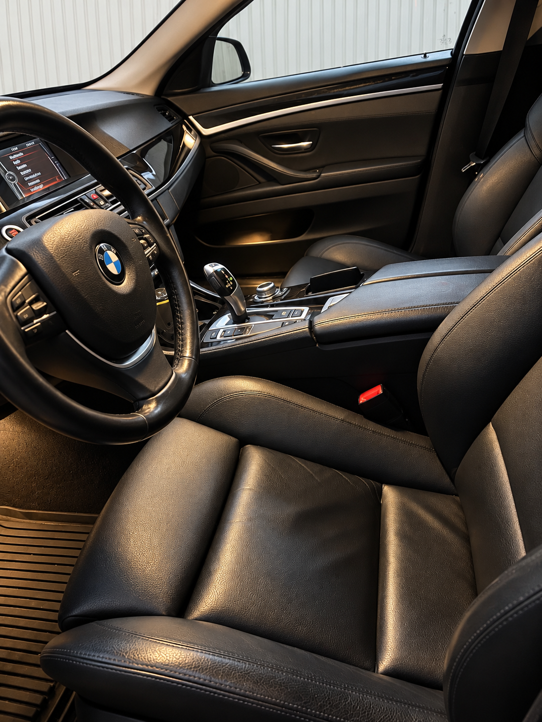 BMW 520d 2014, bild 6/7