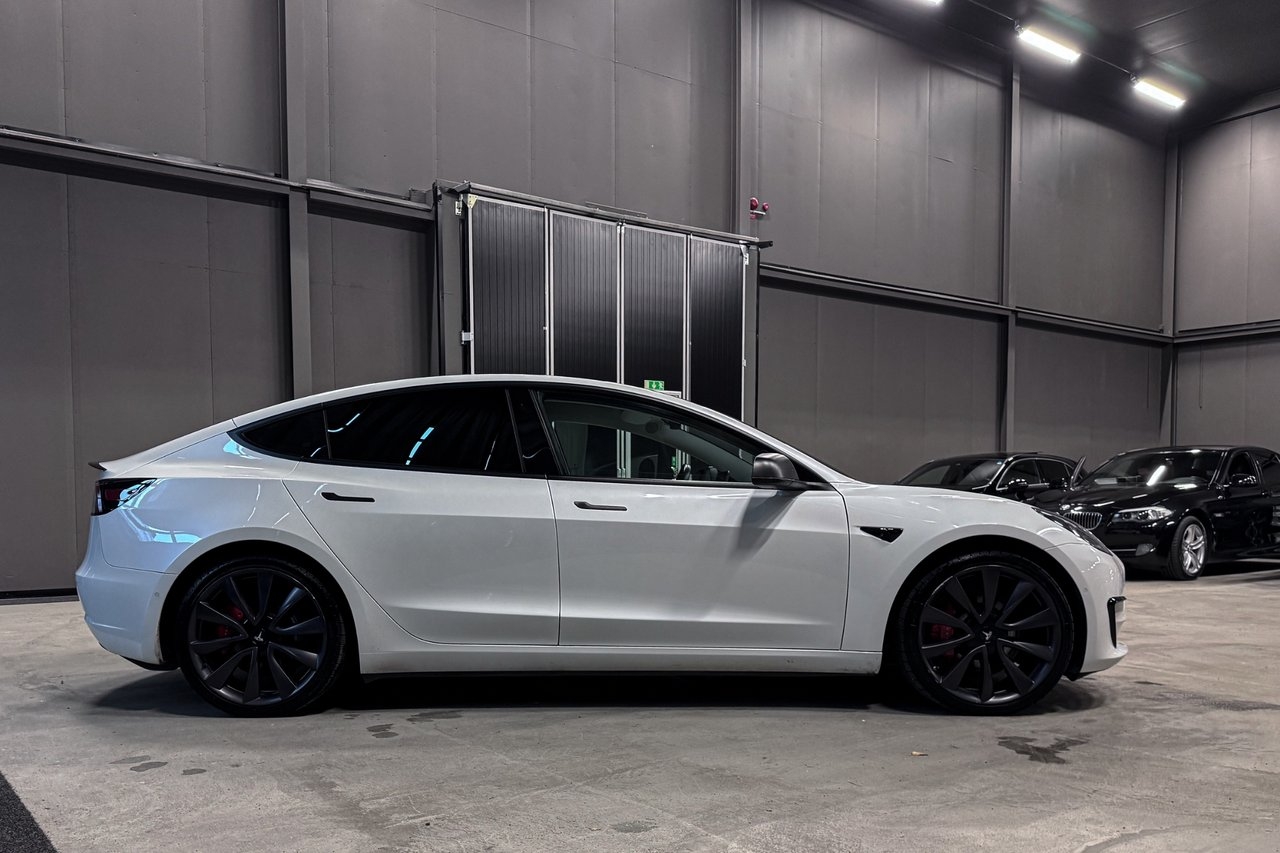 Tesla Model 3 2020, kuva 7/10