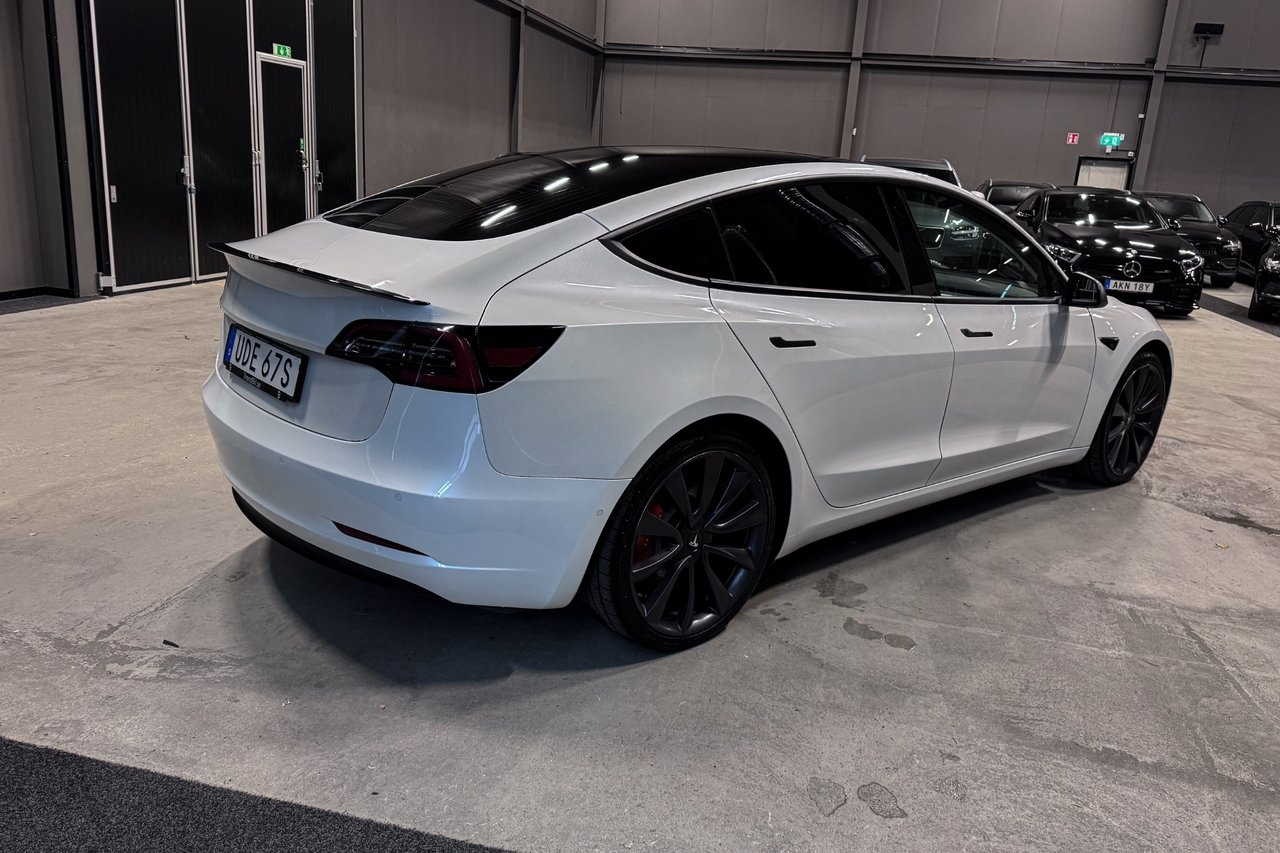 Tesla Model 3 2020, kuva 6/10