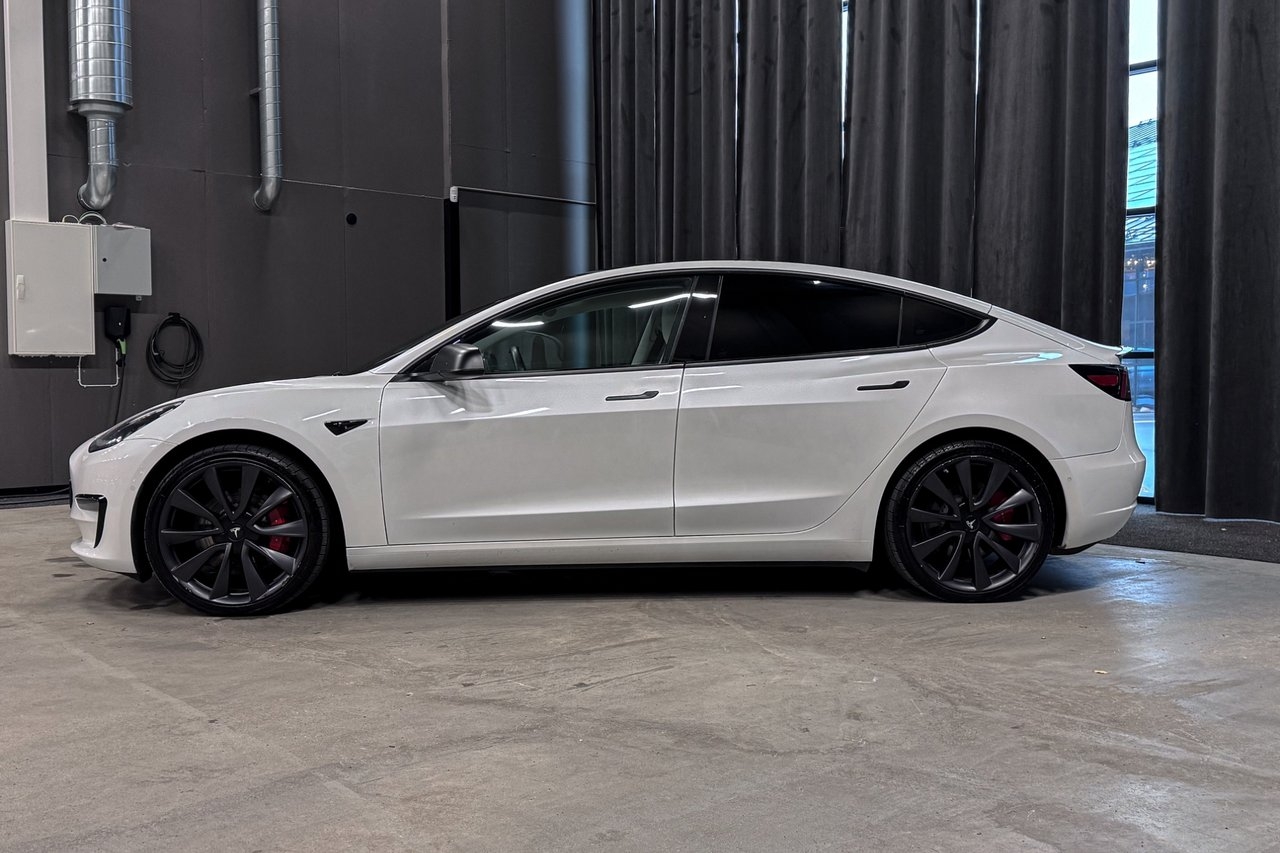 Tesla Model 3 2020, kuva 3/10