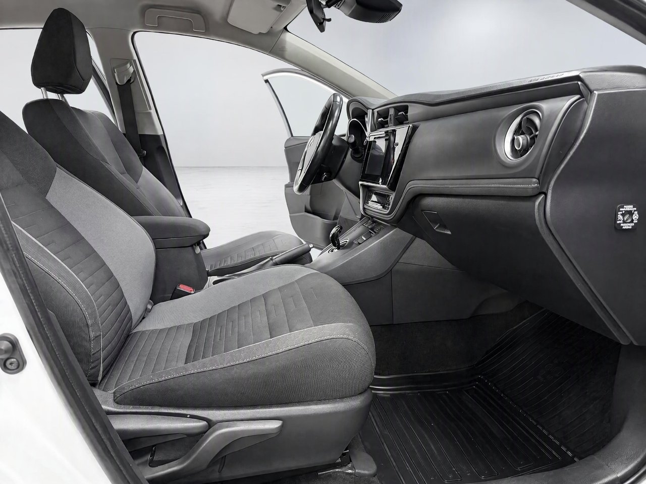 Toyota Auris 1.8 Hybrid 2018, photo 7/15