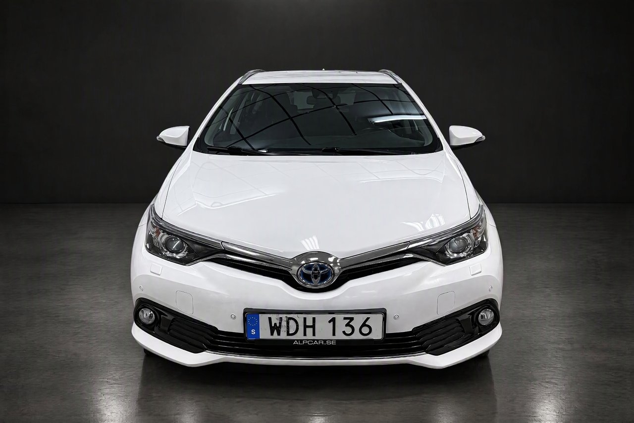 Toyota Auris 1.8 Hybrid 2018, photo 2/15