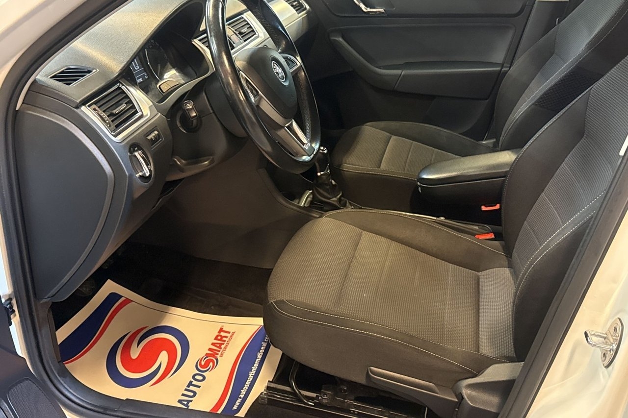 Skoda Rapid 1.2 TSI 2015, bild 7/10