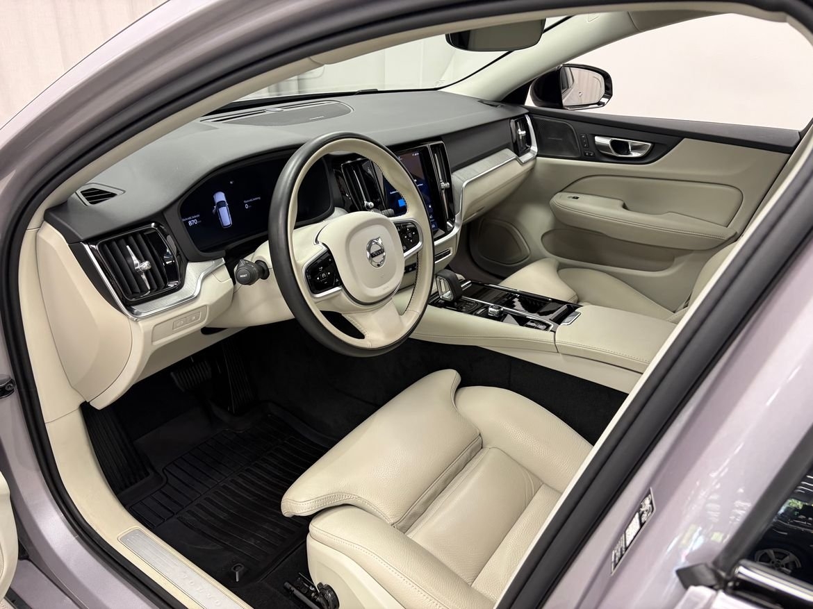 Volvo V60 T6 Plus Dark Nordic 2026, bild 7/10