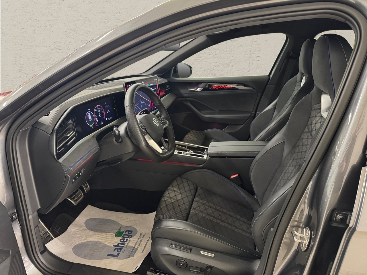Volkswagen Passat 2.0 TDI R-Line 2026, bild 3/7