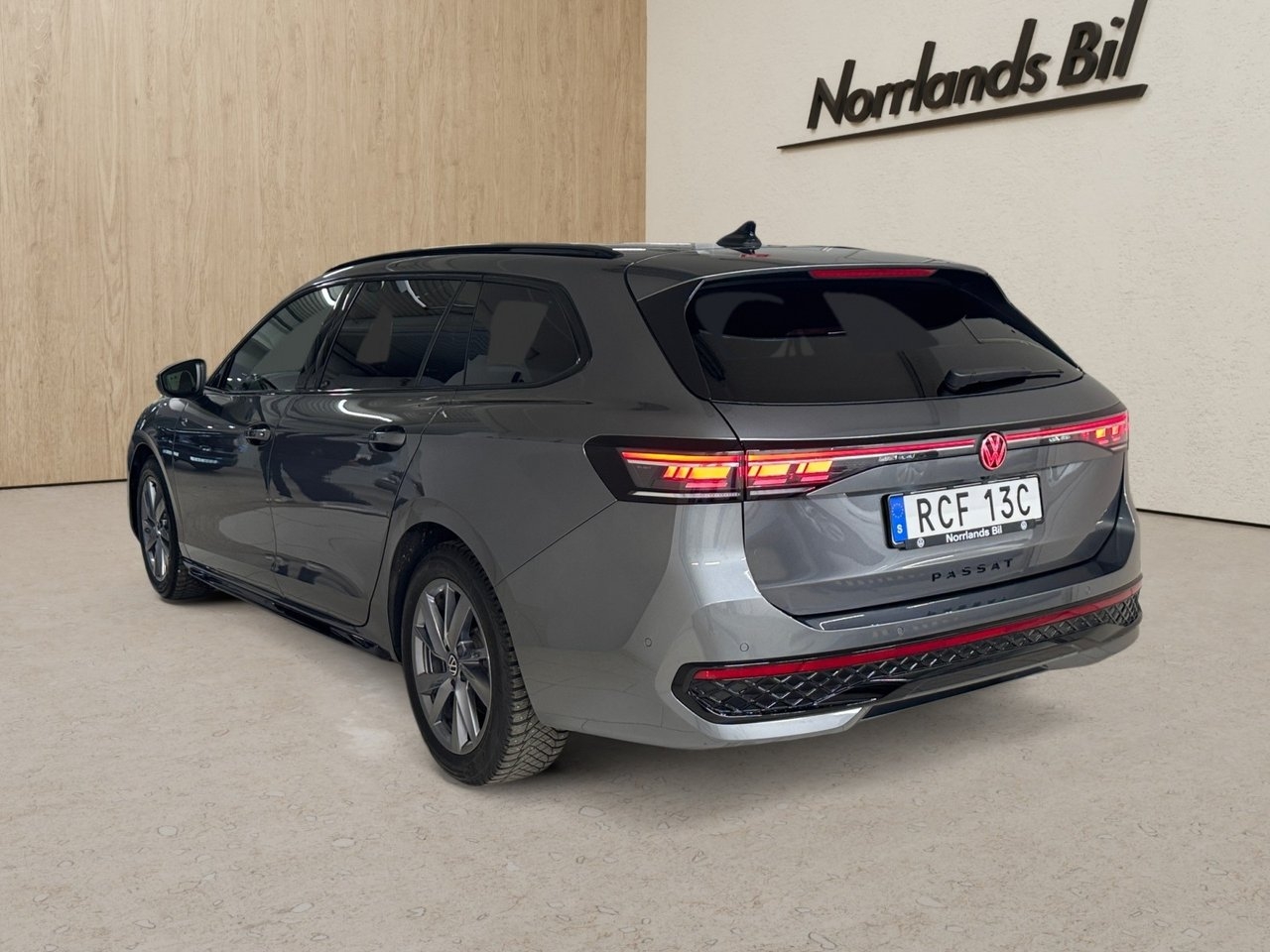 Volkswagen Passat 2.0 TDI R-Line 2026, bild 2/7