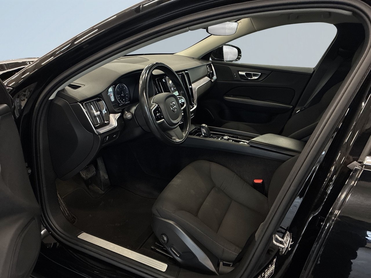 Volvo V60 B4 Diesel Momentum Advanced 2021, bild 7/10