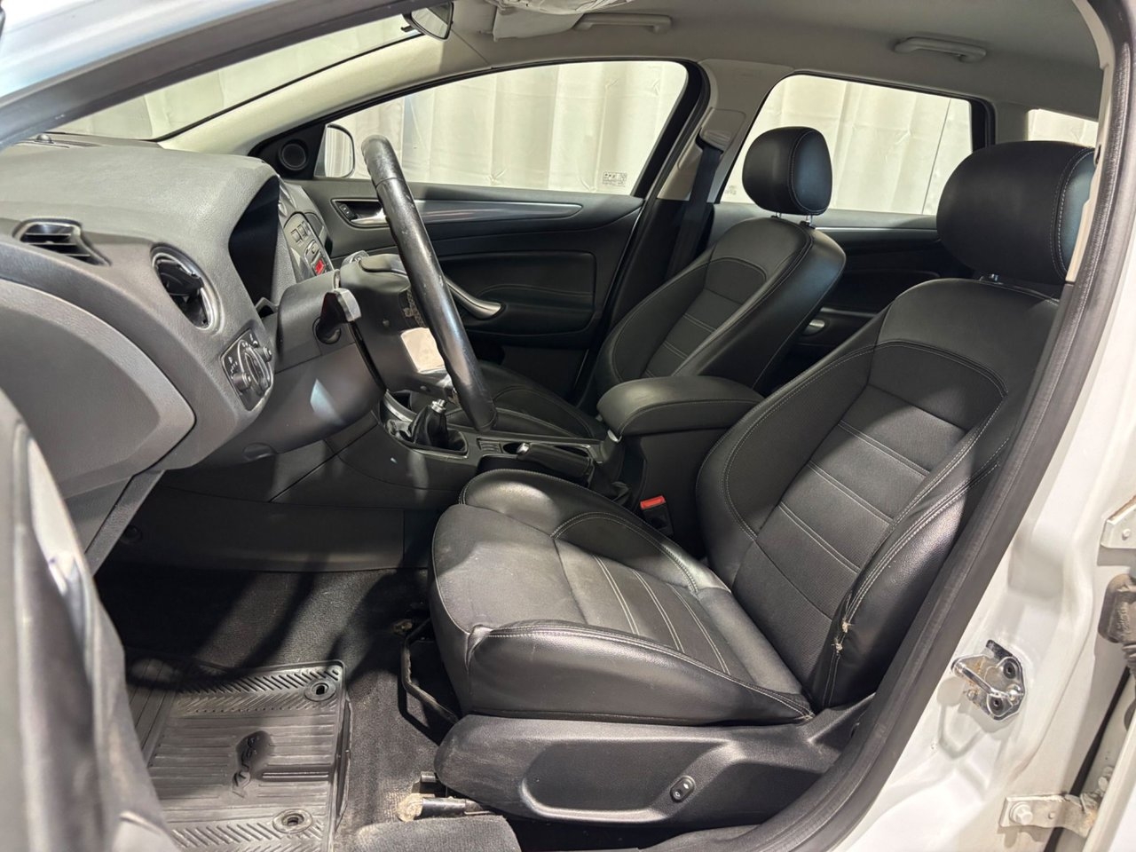 Ford Mondeo Sport 2014, kuva 10/10