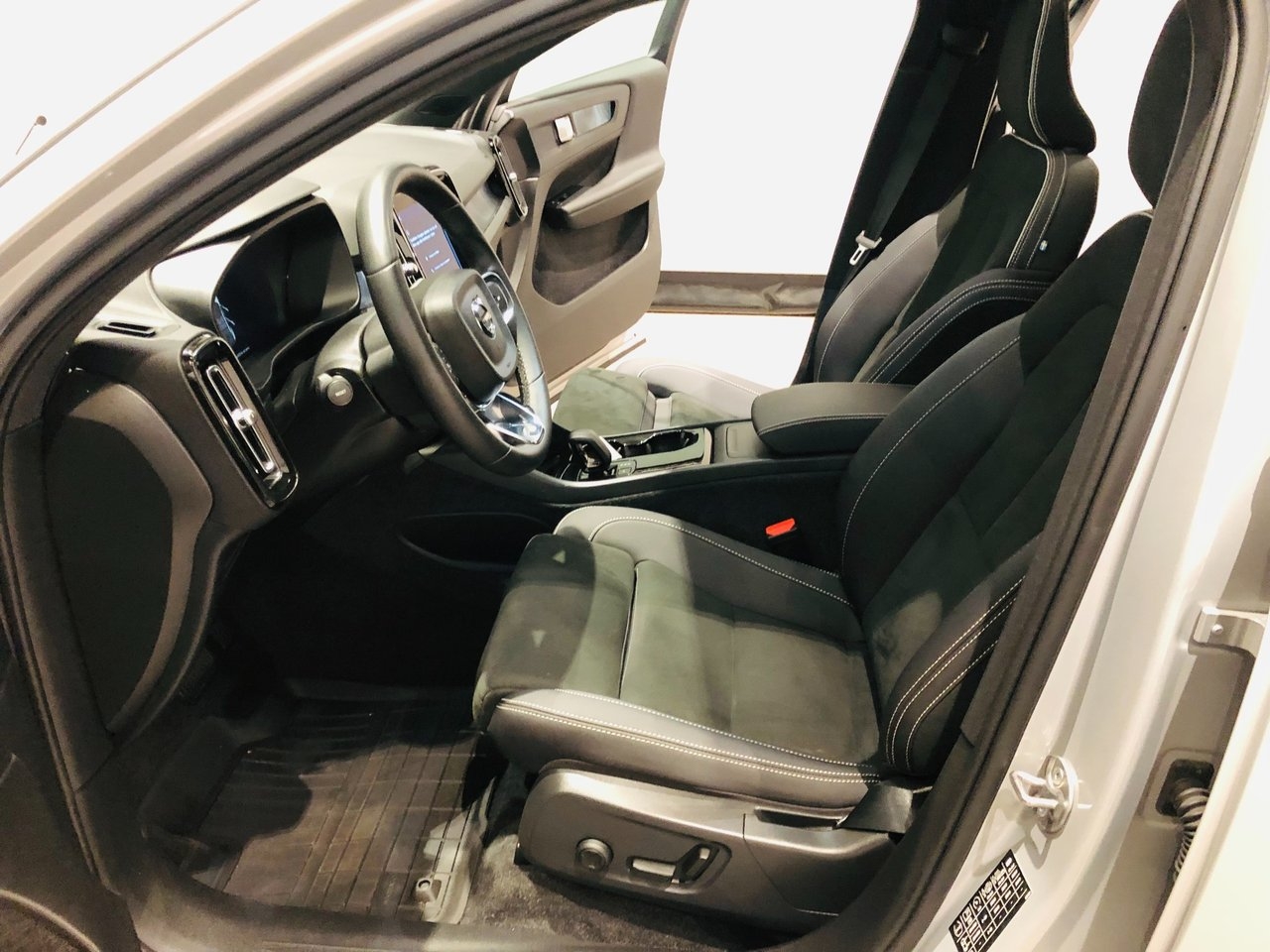 Volvo C40 Plus 2023, bild 7/10