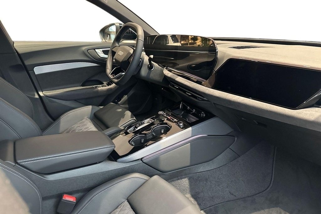 Audi A5 2.0 TFSI e-hybrid S line 2025, bild 6/10