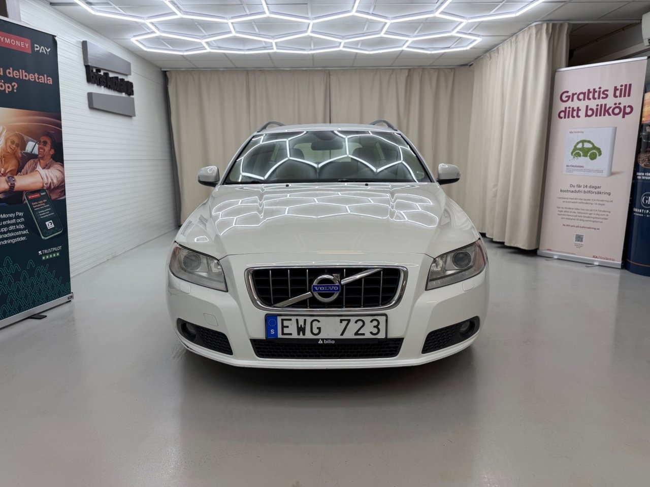 Volvo V70 2.4D Momentum Business 2010, bild 2/10
