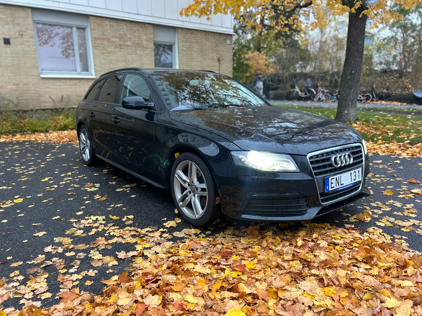 Audi A4 2.0 TDI 2011, bild 2/10